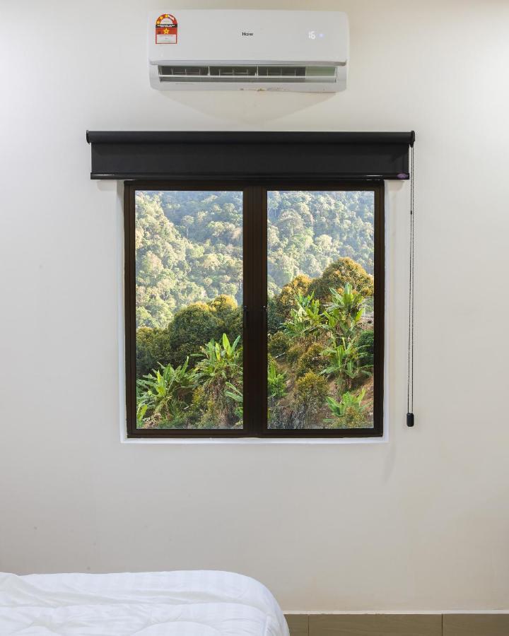 Ellin Forest Karaoke & Pool Resort Bukit Tinggi Bentong Buitenkant foto